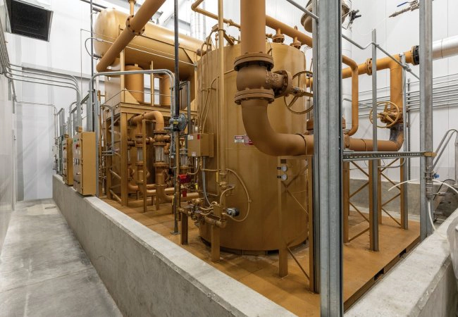 FT-C: Calentador Vertical de Fluido Térmico con Serpentín